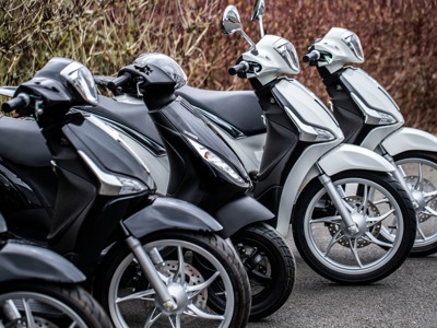 5 mopeds